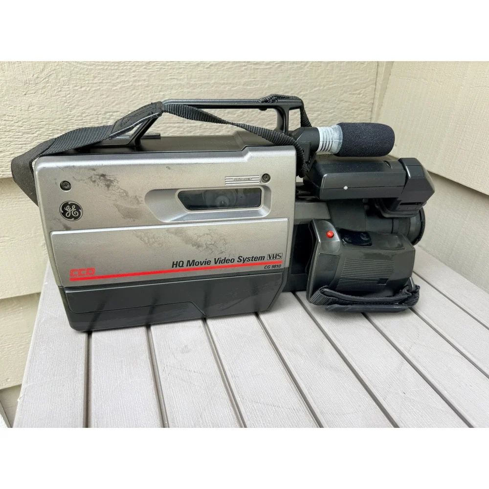 GE VHS Camcorder CG-9810 HQ Movie Video System with Case and Manual Vintage